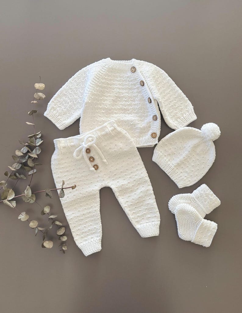 Hand-Knitted White Baby Set – Organic Cotton Outfit - Ręcznie Dziany Biały Komplet Niemowlęcy z Bawełny Organicznej