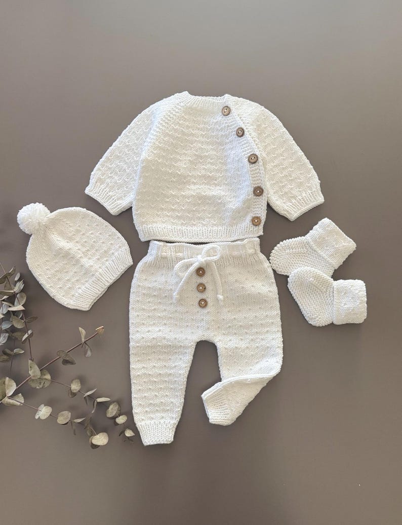 Hand-Knitted White Baby Set – Organic Cotton Outfit - Ręcznie Dziany Biały Komplet Niemowlęcy z Bawełny Organicznej