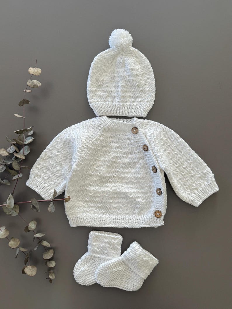 Hand-Knitted White Baby Set – Organic Cotton Outfit - Ręcznie Dziany Biały Komplet Niemowlęcy z Bawełny Organicznej